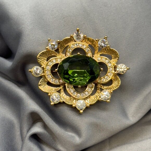 Vintage Napier Gold Tone Brooch Edwardian Revival Green & Clear Stones - Picture 5 of 10